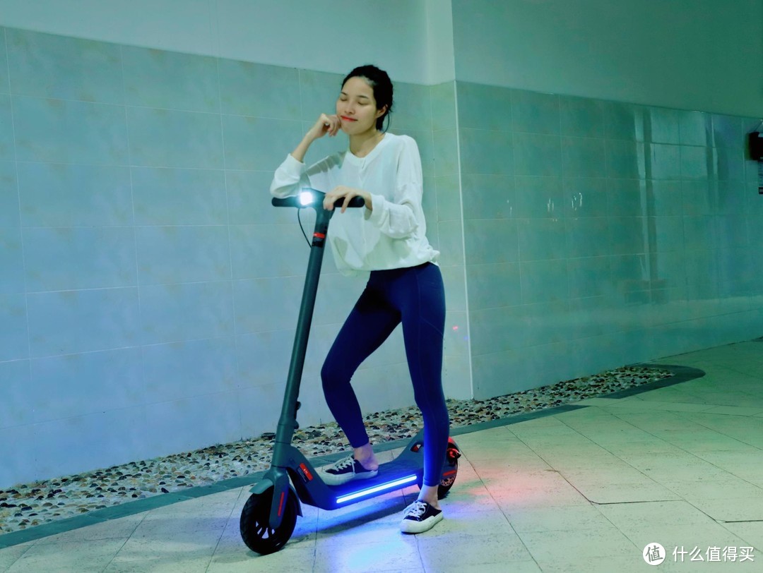 华为智选乐骑智能电动滑板车，通勤族的代步神器，年度时尚新品