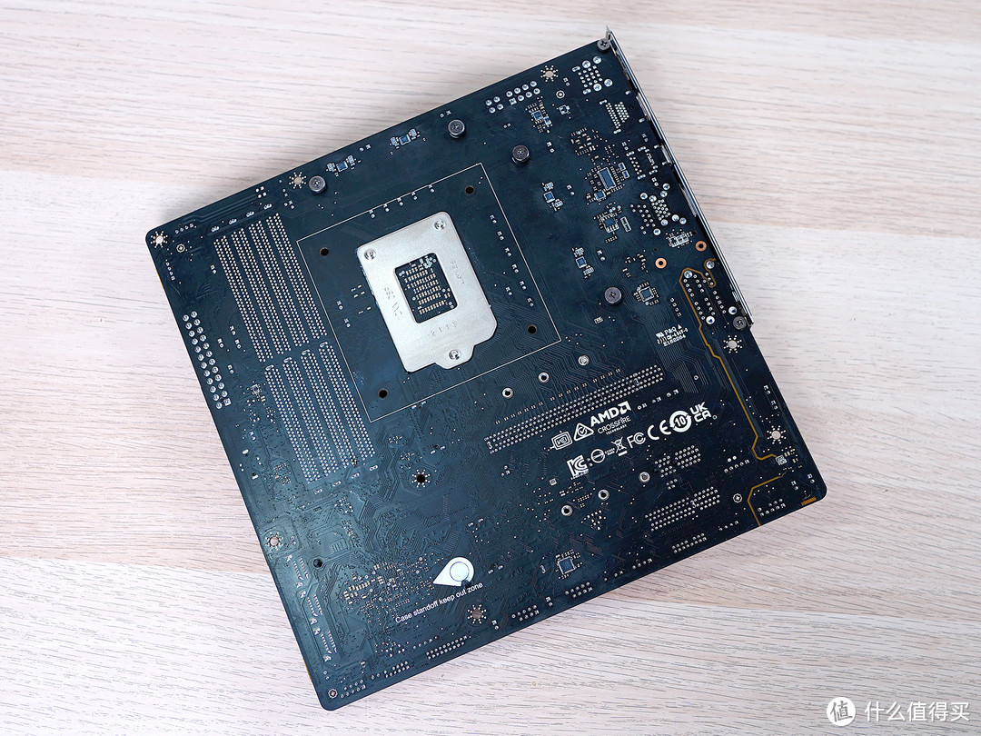intel平台+AMD显卡,攒一台亮丽的MATX主机，优化一下RX6600也能玩2k游戏