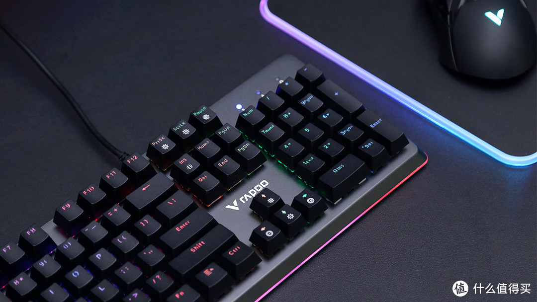 雷柏V800 RGB防水游戏机械键盘简评：防水、抗尘，灯效好