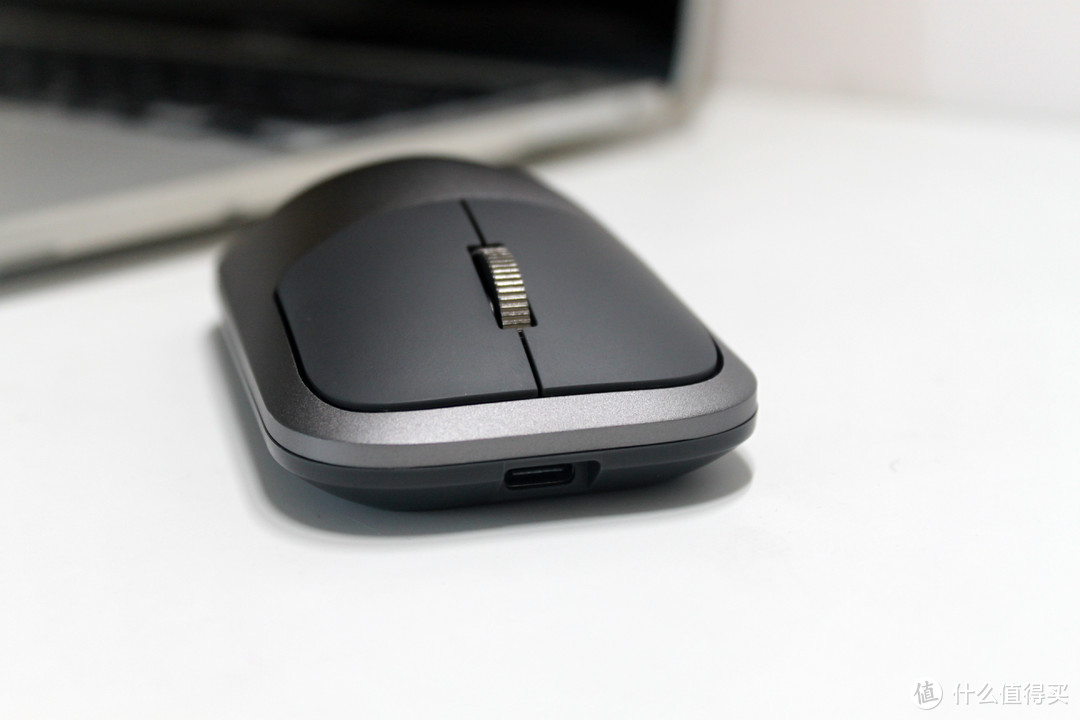 雷柏M700无线充电版鼠标+无线充电底座，让办公桌面更简洁