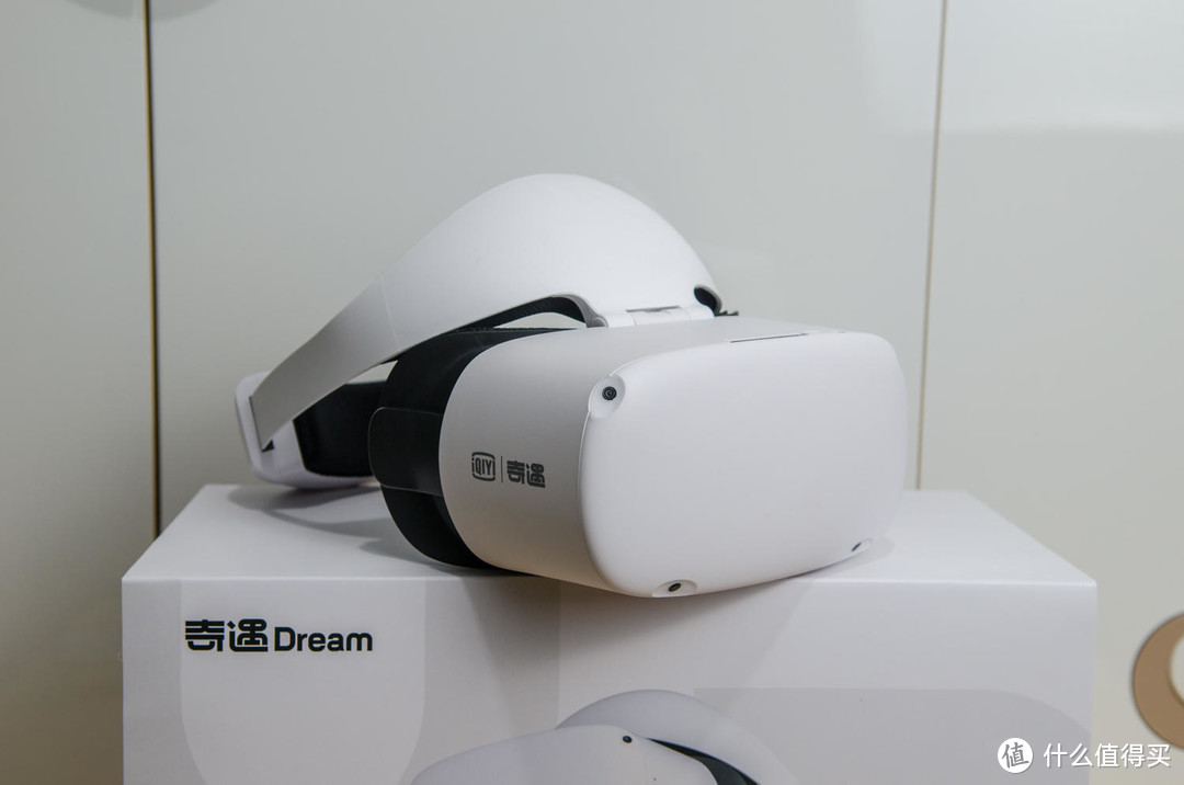 千元档6DoF全体感VR游戏快乐-爱奇艺奇遇Dream VR一体机