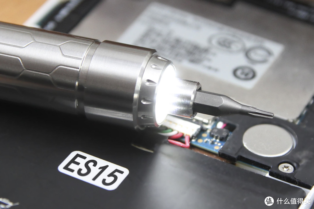 ES15体感螺丝刀评测：无级变速，全钢高级感，还能刷机升级