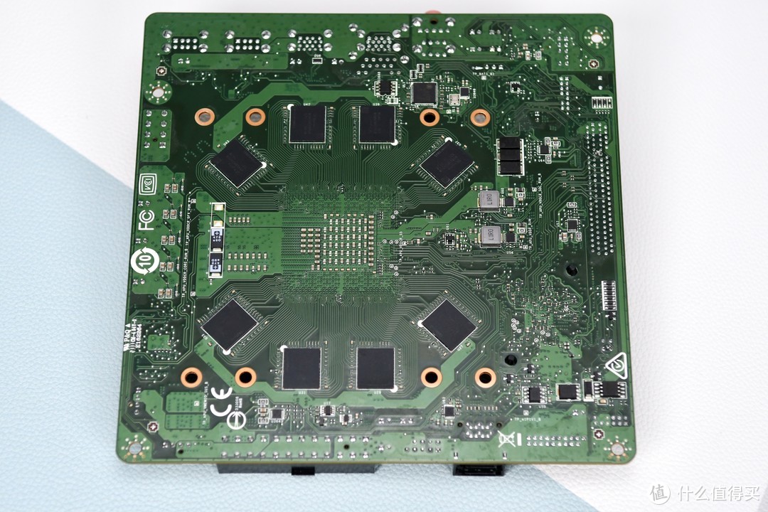 把虚假的PS5主板装到EATX水冷机箱是种什么体验？