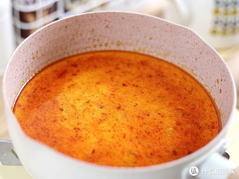 做火锅汤底时别只会加水，加点牛奶，美味加倍