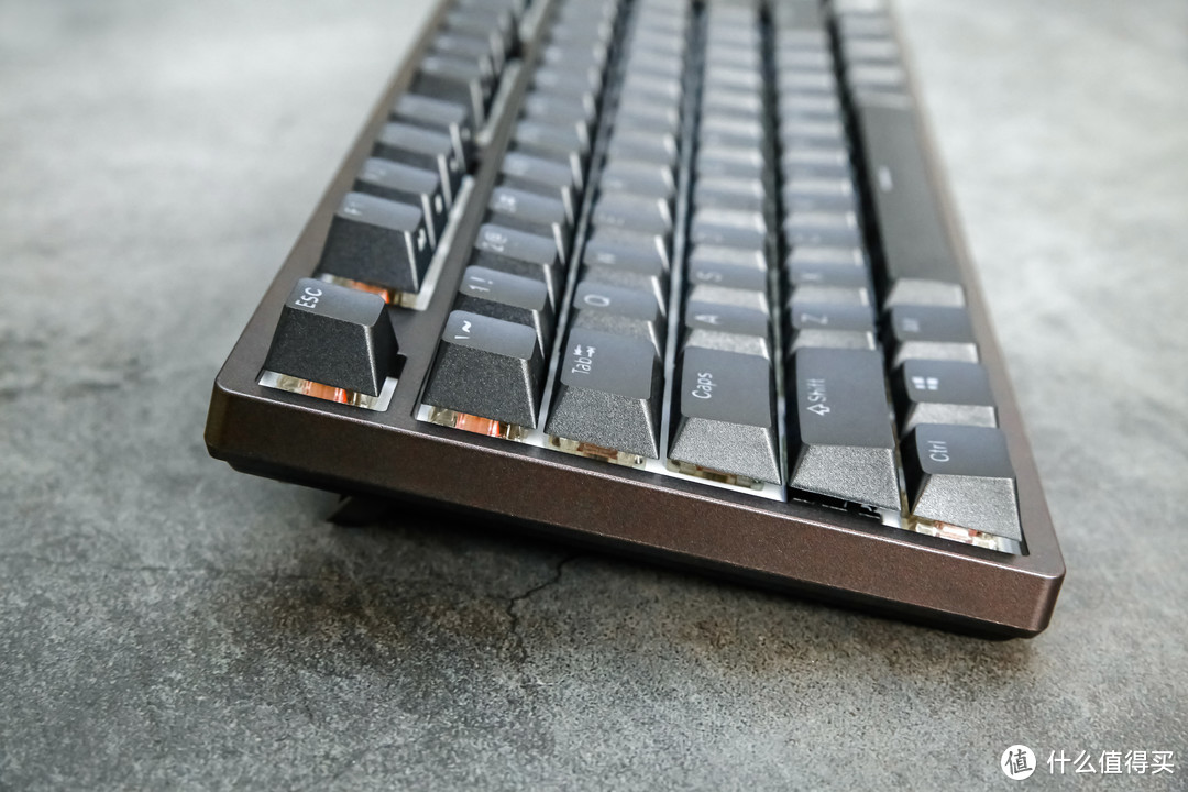 国产键盘中的低调品牌，杜伽K320 RGB NS版尝鲜体验，原厂轴+灯光秀全都有