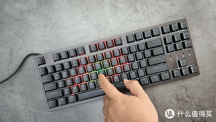 国产键盘中的低调品牌，杜伽K320 RGB NS版尝鲜体验，原厂轴+灯光秀全都有