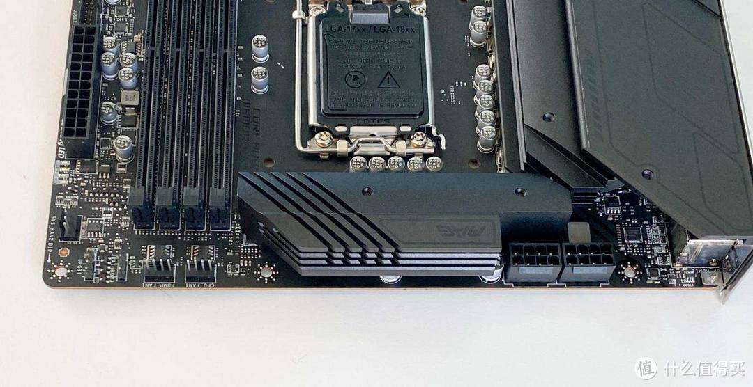 英特尔12代比11代强在哪里，咬牙入手新CPU，用690主板DDR4实测