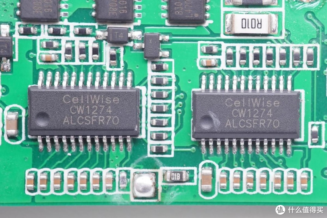 拆解报告：Aohi 30000mAh 100W双向快充移动电源AOC-P008