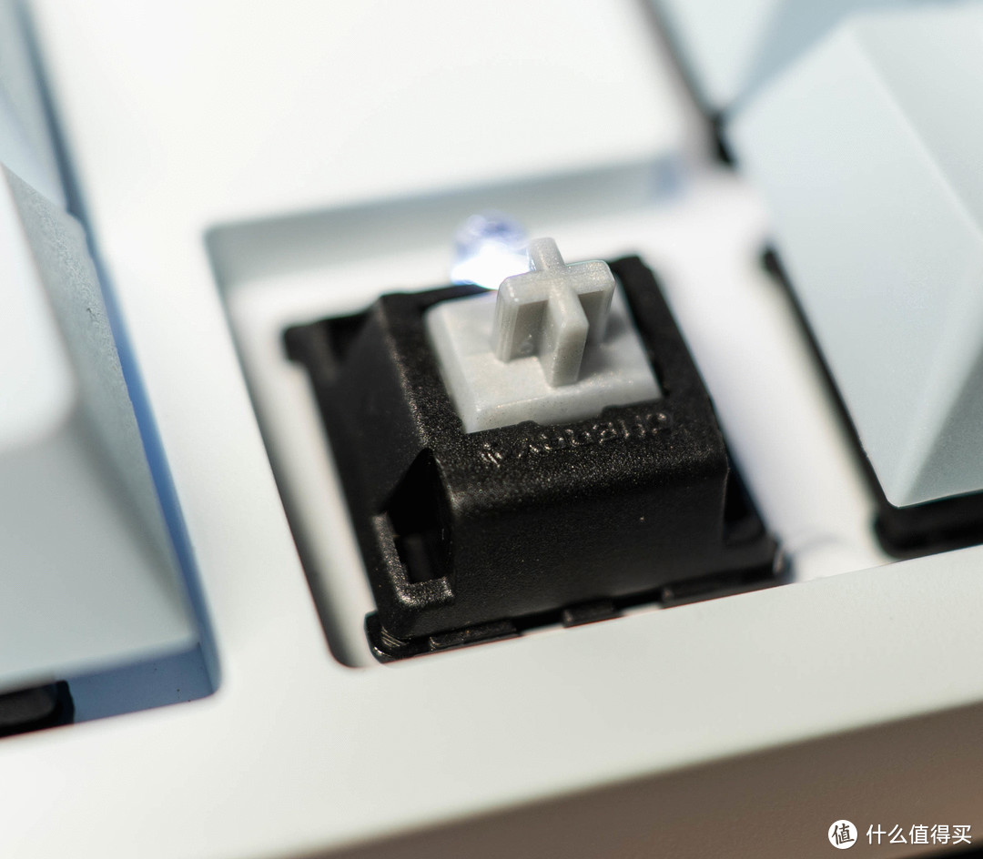 杜伽K310浅雾蓝白光樱桃银轴机械键盘