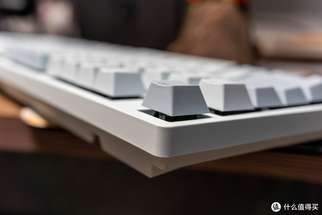 杜伽K310浅雾蓝白光樱桃银轴机械键盘