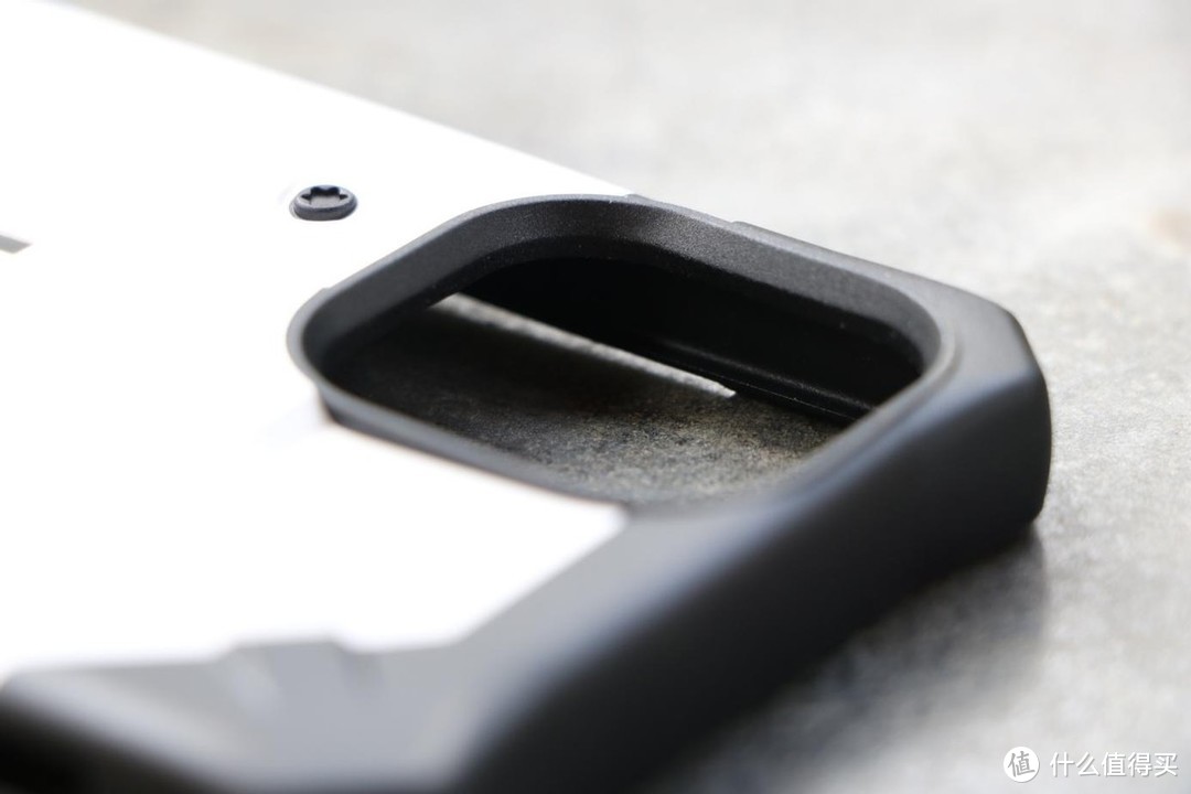 给你的iPhone全方位保护-uag手机壳