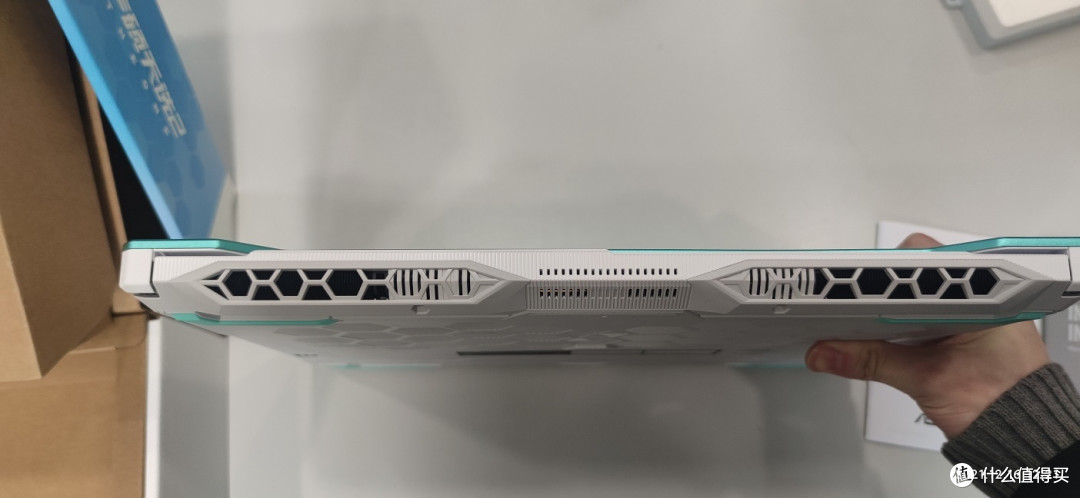 2021-12-16 华硕-天选2 开箱及基础测试(含分盘等系统优化)