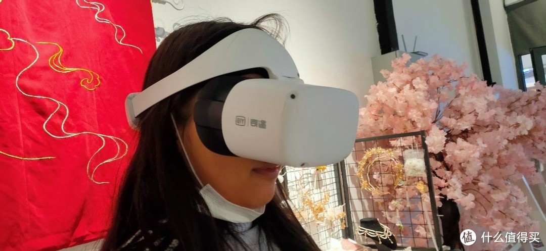 爱奇艺奇遇VR 一体机，千元机享受钻石级观影体验