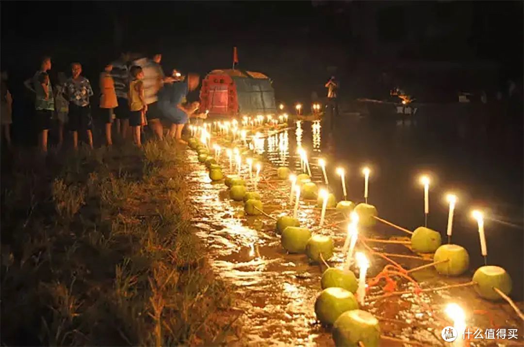 贺州黄姚古镇中秋有放柚子灯追思祈福的习俗。©网络