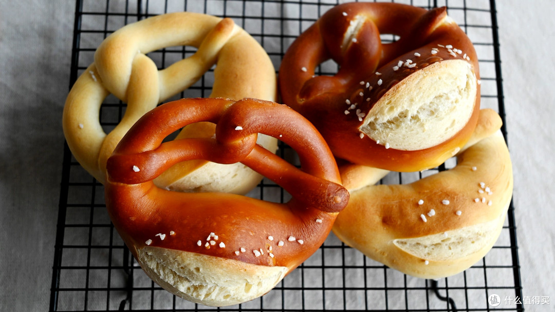 德国碱水结面包,普雷结,健康的减脂面包,独特香味,酥脆耐嚼,面包控的