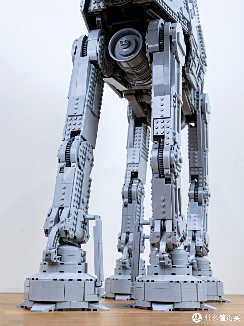 LEGO 75313 UCS《星际大战》全地域型装甲载具（AT-AT）开箱