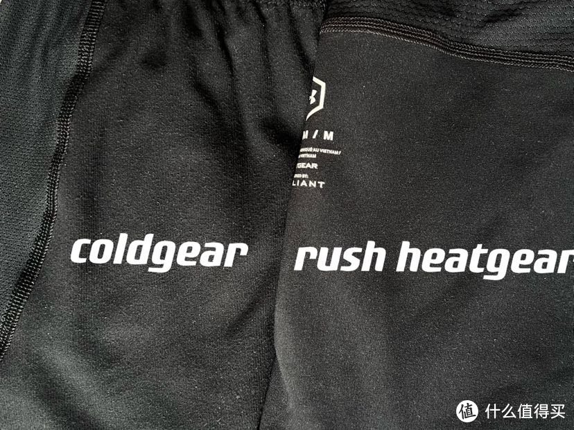 冬天的跑步衣服你选对了么？亲测全套UA跑步装备，这几款值得入手！