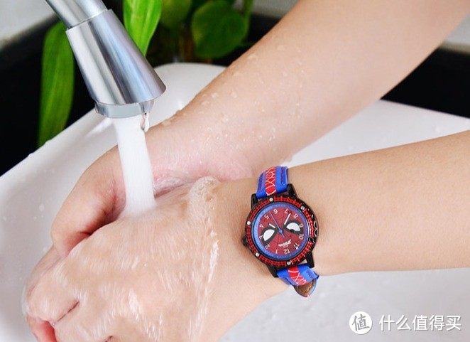 迪士尼新款漫威蜘蛛侠儿童手表，造型酷炫，夜光防水！