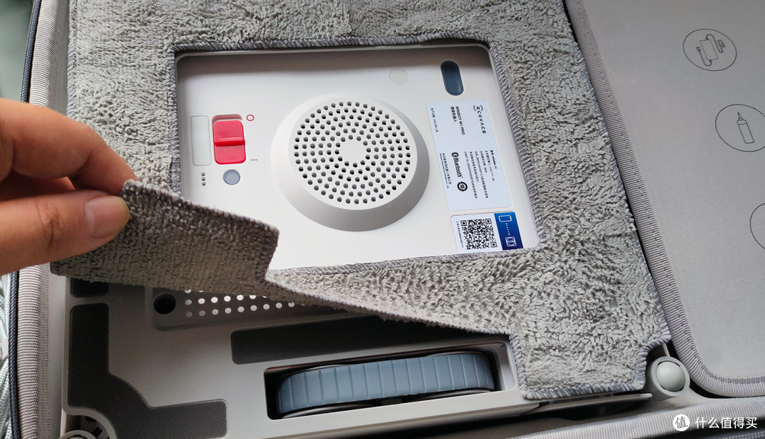 换抹布贴一下就好，非常方便