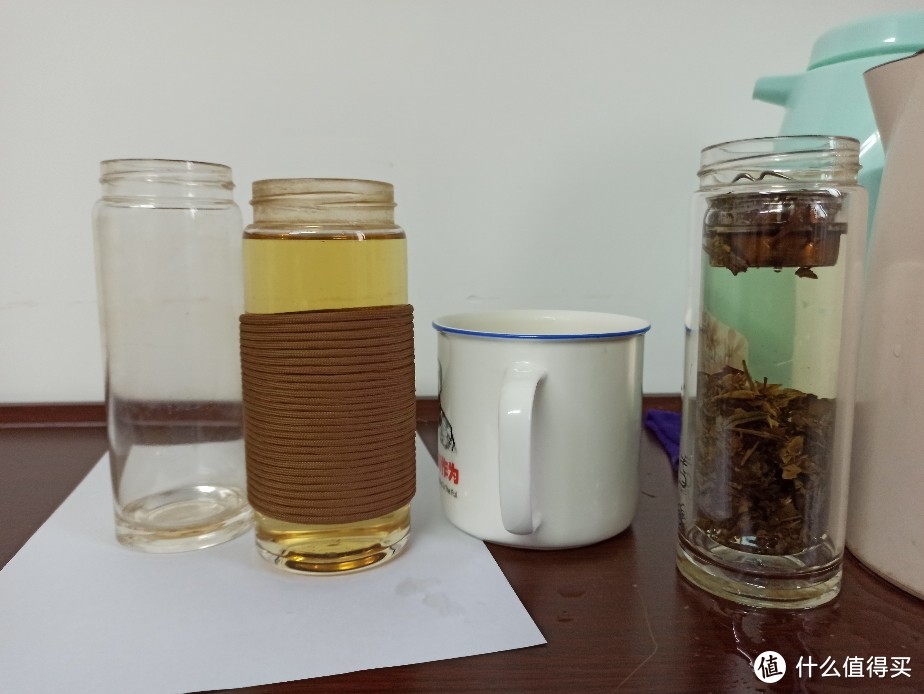 白茶饼确实要存放，存放半年的白茶味道转化明显。