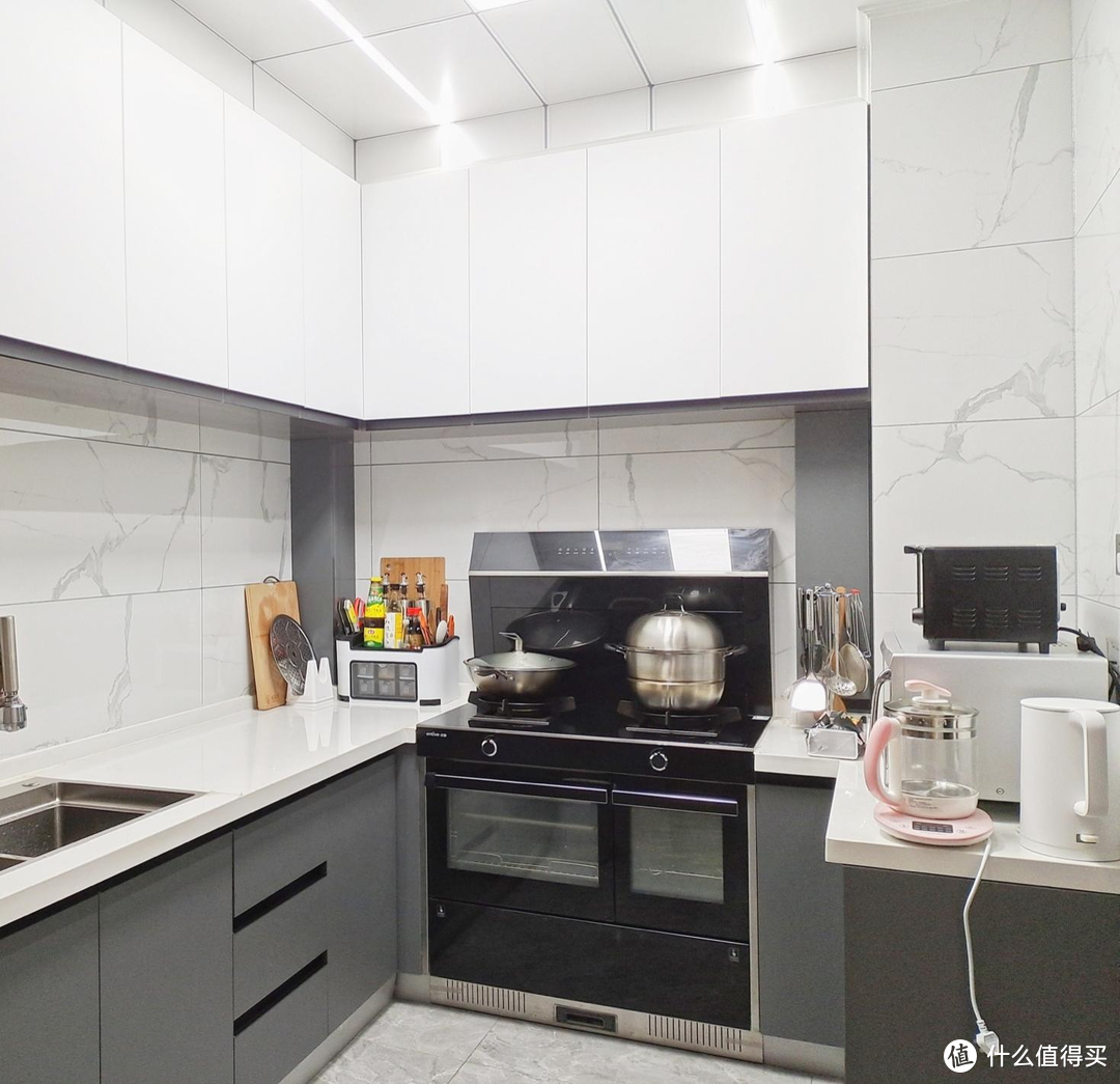 极简风的5平米厨房，亿田集成灶S8E是亮点