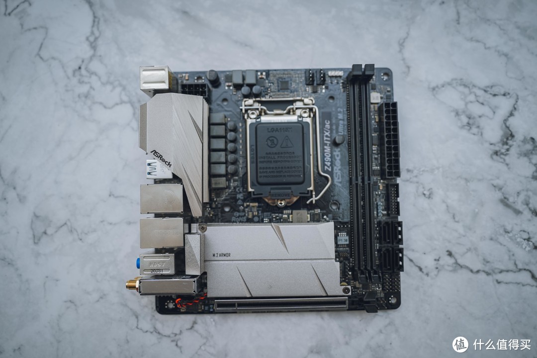 2021 年底最强10 代 i5 ITX 高颜值机箱 8 盘位万兆 NAS DIY 打造之旅