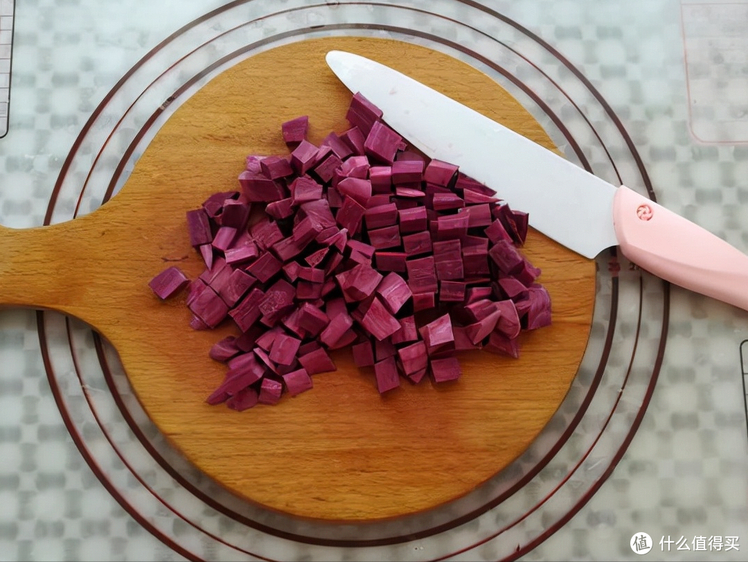 紫薯银耳汤富含花青素，每周喝2次，小脸红润水色好，滋养由内而外