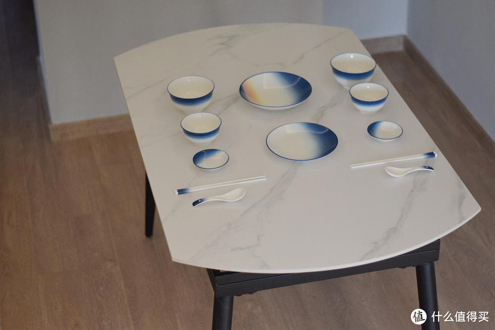 8H Jun方圆伸缩岩板餐桌：美观又实用，你值得拥有