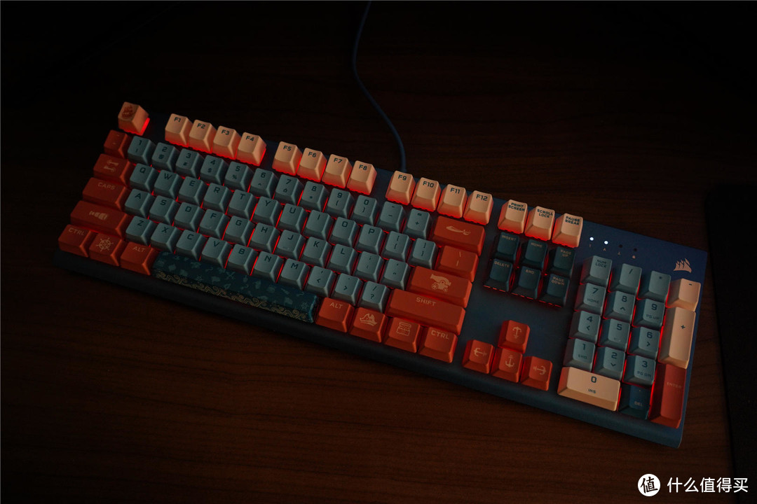 宛如在大海中航行--海盗船AZURE SEA 碧蓝之海RGB机械键盘分享