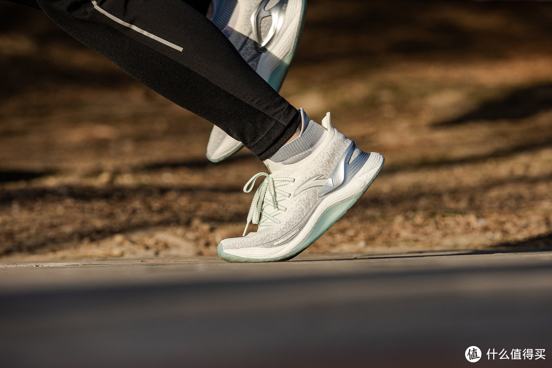 安踏「创2.0」— 适合大众跑者的跑鞋