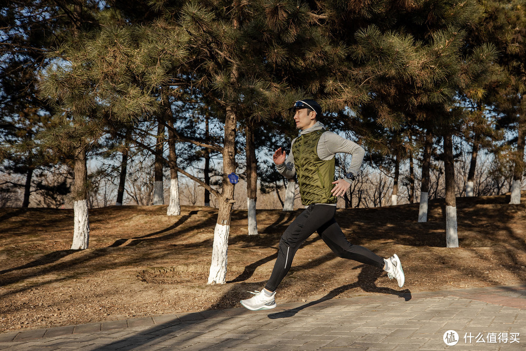 安踏「创2.0」— 适合大众跑者的跑鞋