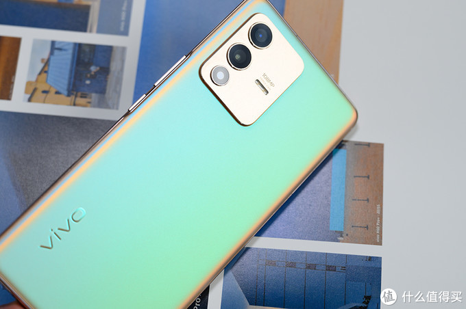 vivo S12 Pro评测：手感轻巧性能强悍，还有极致美颜自拍