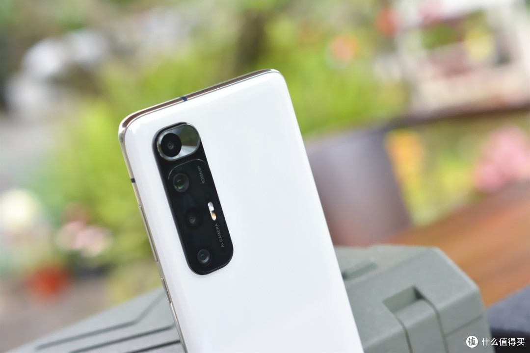 曲面屏骁龙8701亿像素跌至2599元网友不等小米12了