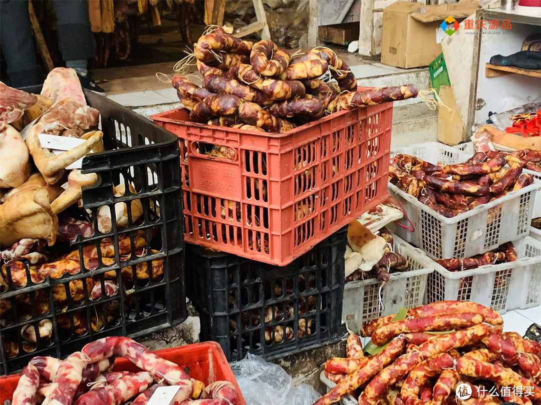 重庆人的香肠腊肉图鉴：晾在衣架上的年味，一家比一家豪横！