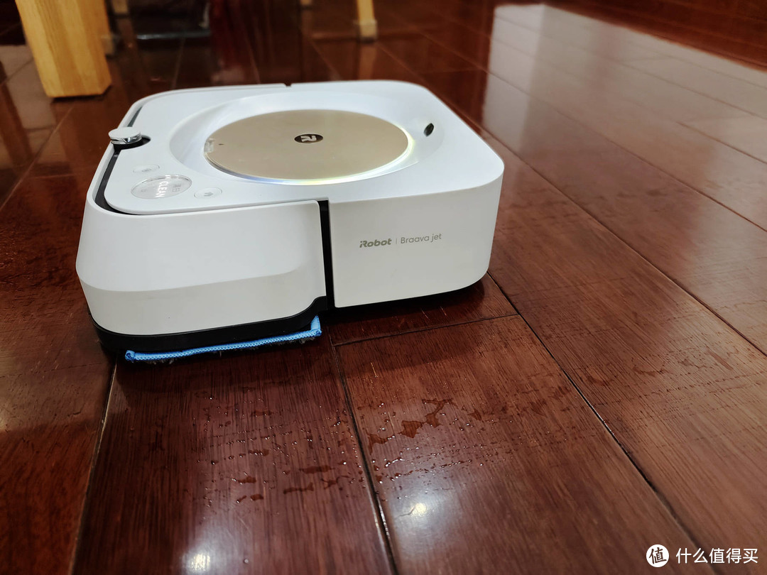 ​一擦一拖，轻松联动搞定深度清洁 - iRobot s9+扫地机器人 & m6擦地机器人