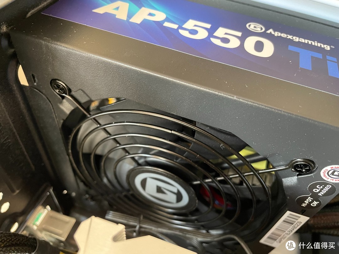 装机必备的抗菌新方案，艾湃电竞AP-550Ti，纳米光触媒电源评测