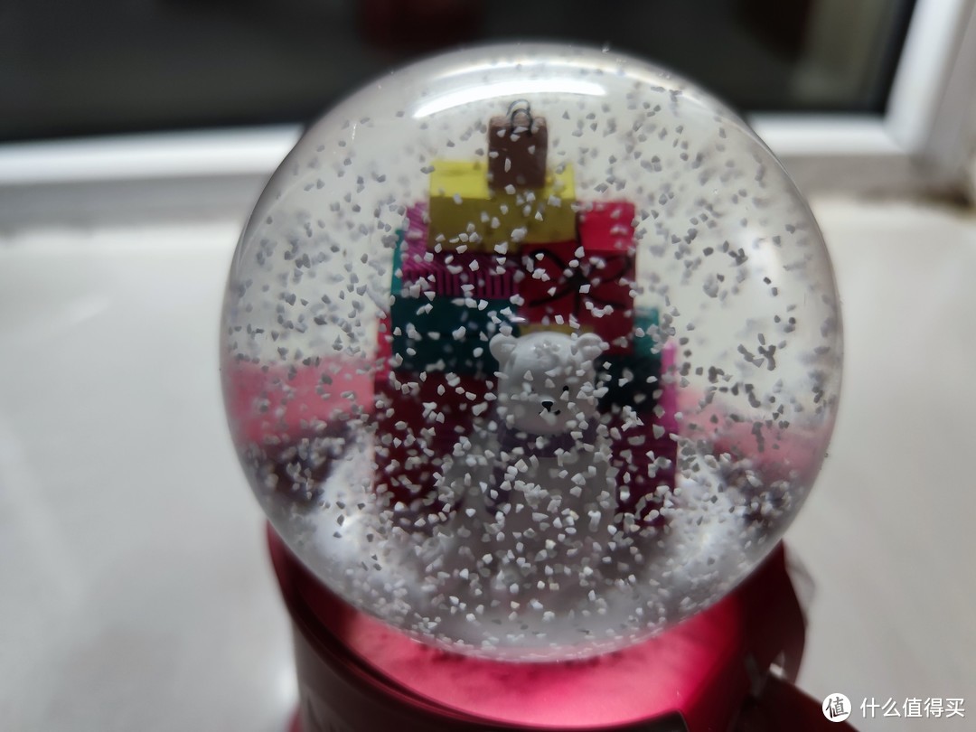 漫天飞雪，小小水晶球——星巴克237ml水晶球款马克杯