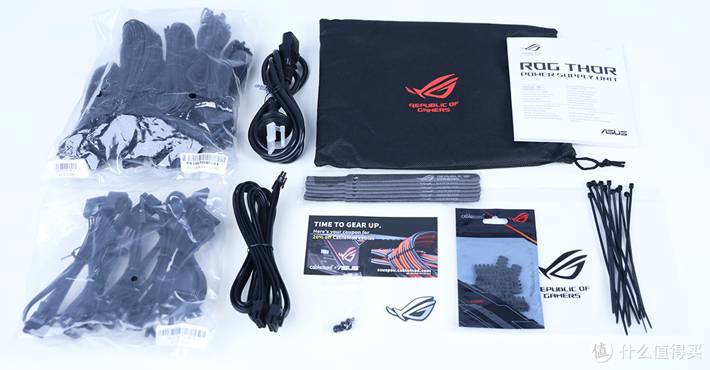 ASUS ROG THOR 雷神Ⅱ 1000W电源 配件一览