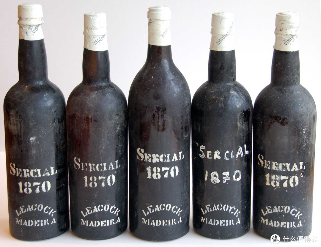 不死之酒马德拉葡萄酒以及葡萄牙的波特，西班牙的雪莉酒都属于加强型葡萄酒，度数20%左右，陈年能力超强