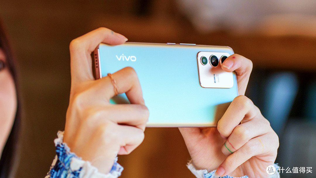 vivo S12 Pro上手：转行的第一款作品也可以如此成熟