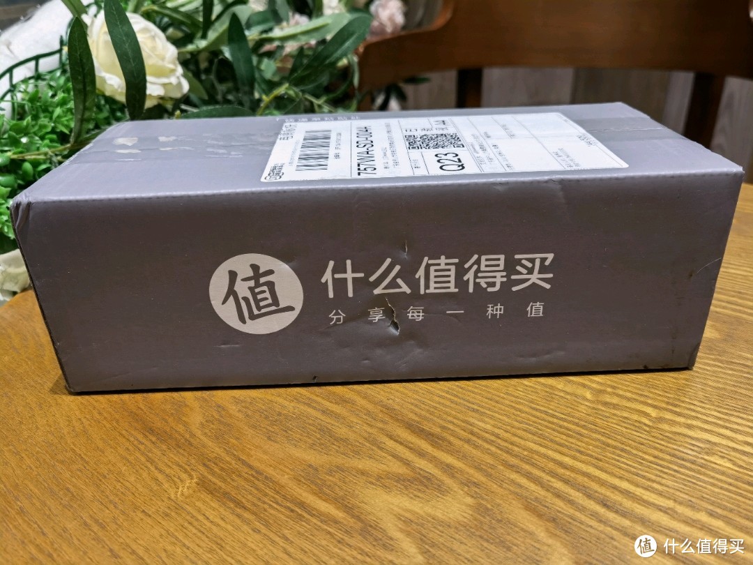 2000天礼物前几天收到了，今天才有空拆 抢礼包那天晚上刚好在开车，就叫副驾位的老婆读秒抢，20点整一到就点，没有悬念礼物到手