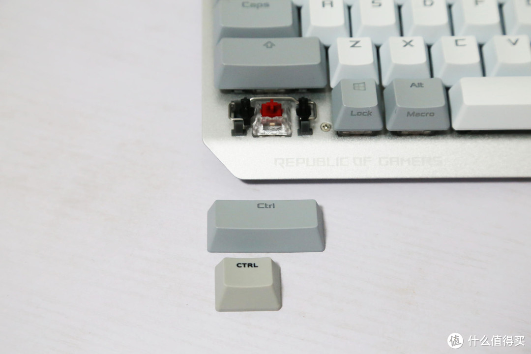 ROG游侠NX TKL月耀白机械轴游戏键盘：NX轴体 后起之秀