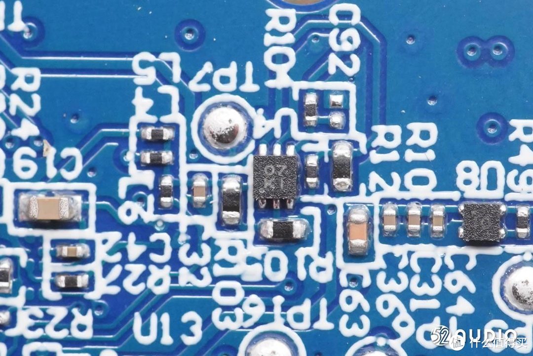 飞利浦Fidelio L3头戴降噪耳机拆解报告：高通蓝牙芯片，索尼降噪解决方案