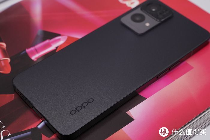 OPPO Reno7Pro：直屏手机颜值天花板