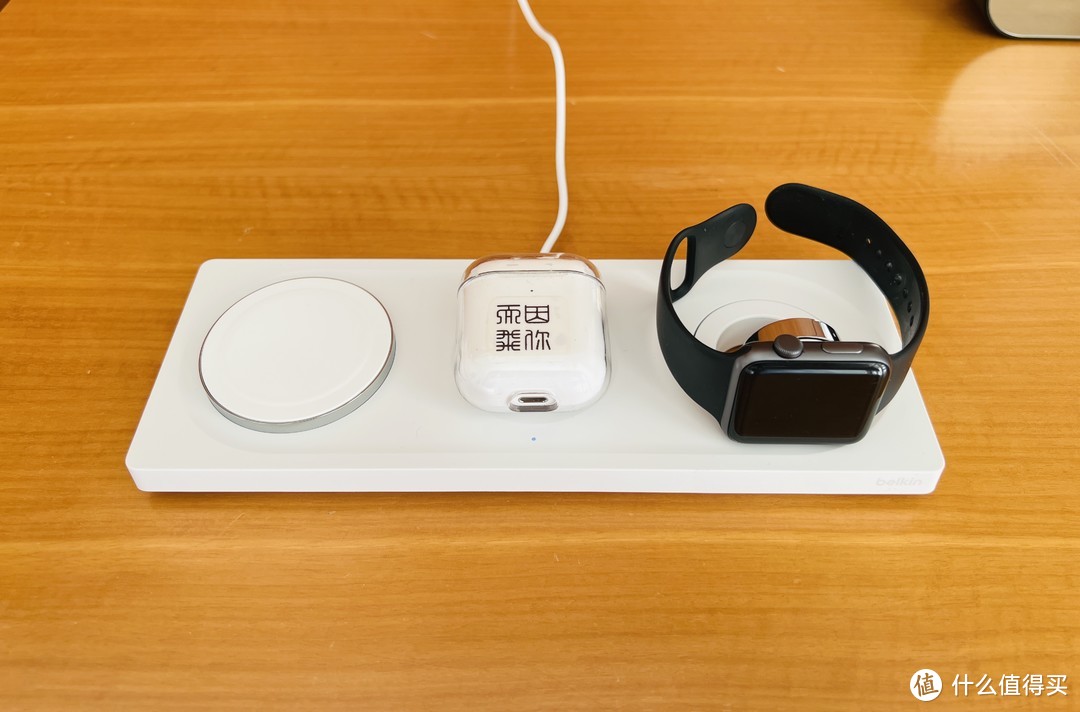 把充电“仪式感”带到旅途中——贝尔金苹果magsafe磁吸三合一无线快充电板