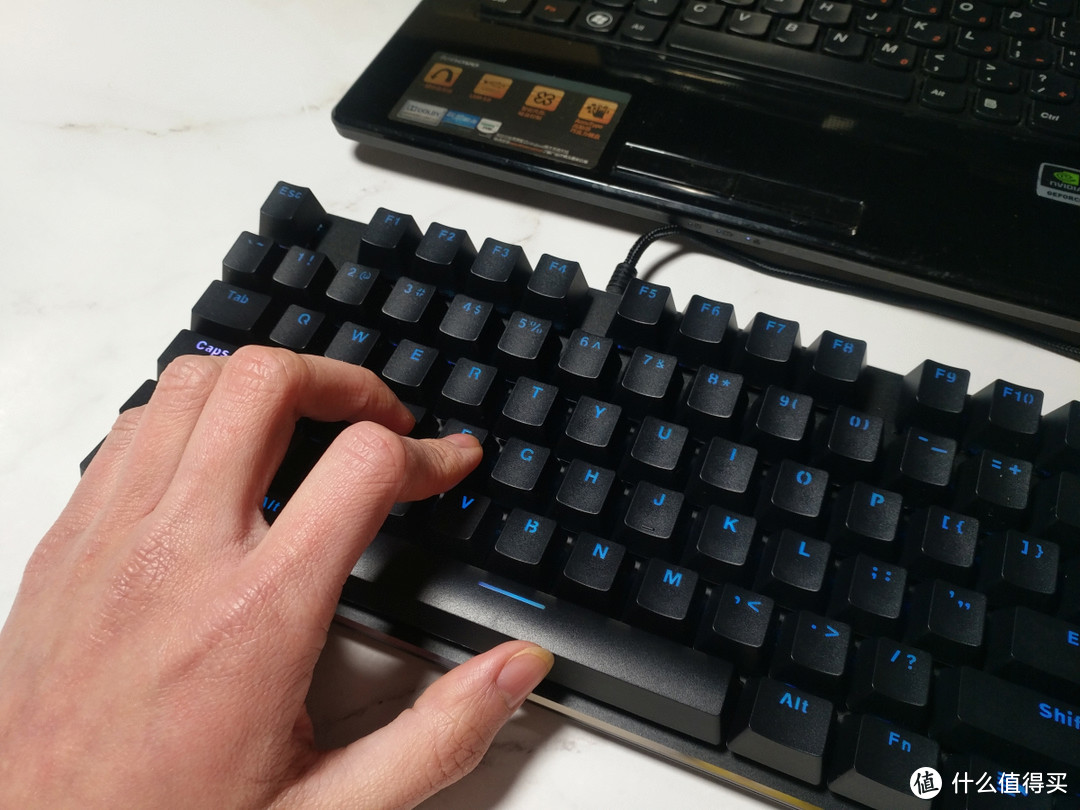九州风神KB500机械键盘：手感舒适，游戏与办公兼顾
