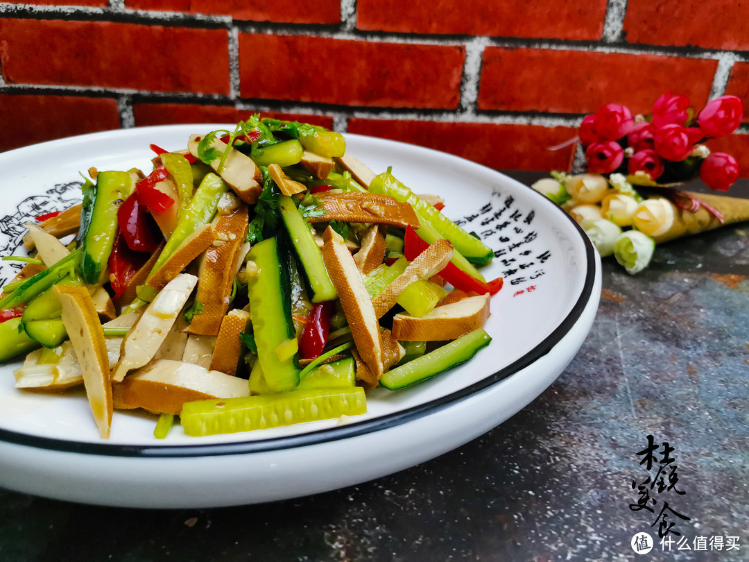有“植物肉”之称的食材，搭配黄瓜拌1盘，年夜饭上的清口小菜