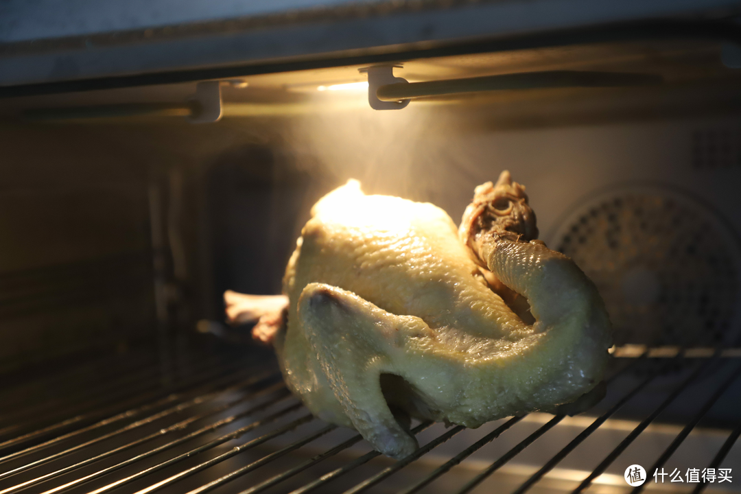 入蒸烤箱，用90°C~95°C的中档蒸汽蒸35分钟