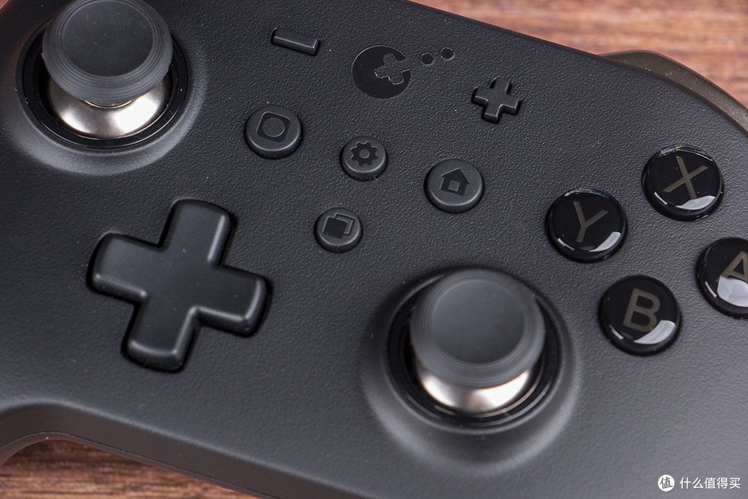 多平台支持丝滑柔顺般的控制体验谷粒金刚2pro手柄手柄实测