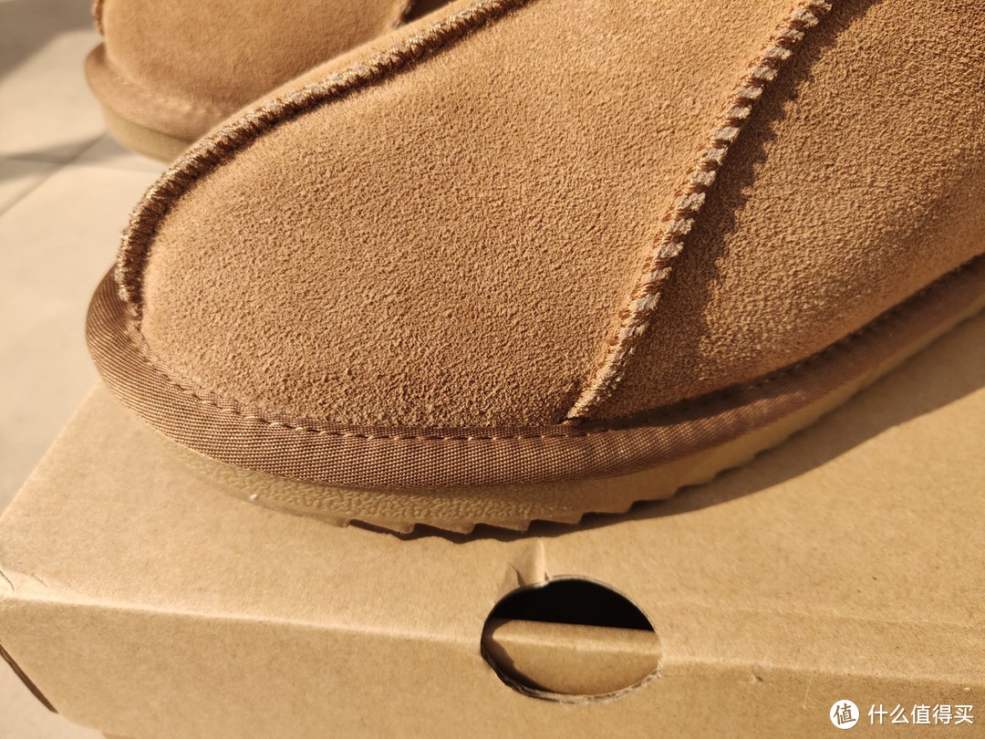 晚上脚冷？把户外羊毛皮一体鞋当室内保暖鞋穿才是冬天正确的打开方式！